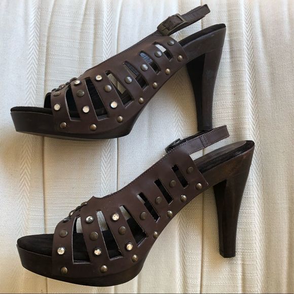 Isabella Fiore Cut-Out Studded Leather Sandals - Picture 3 of 15
